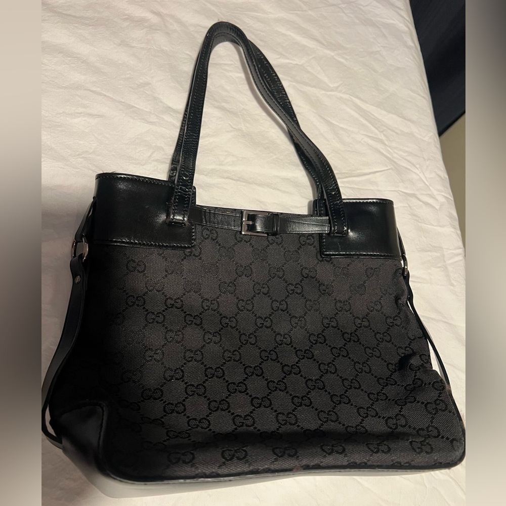 Gucci GG Canvas Messenger Bag (Used)